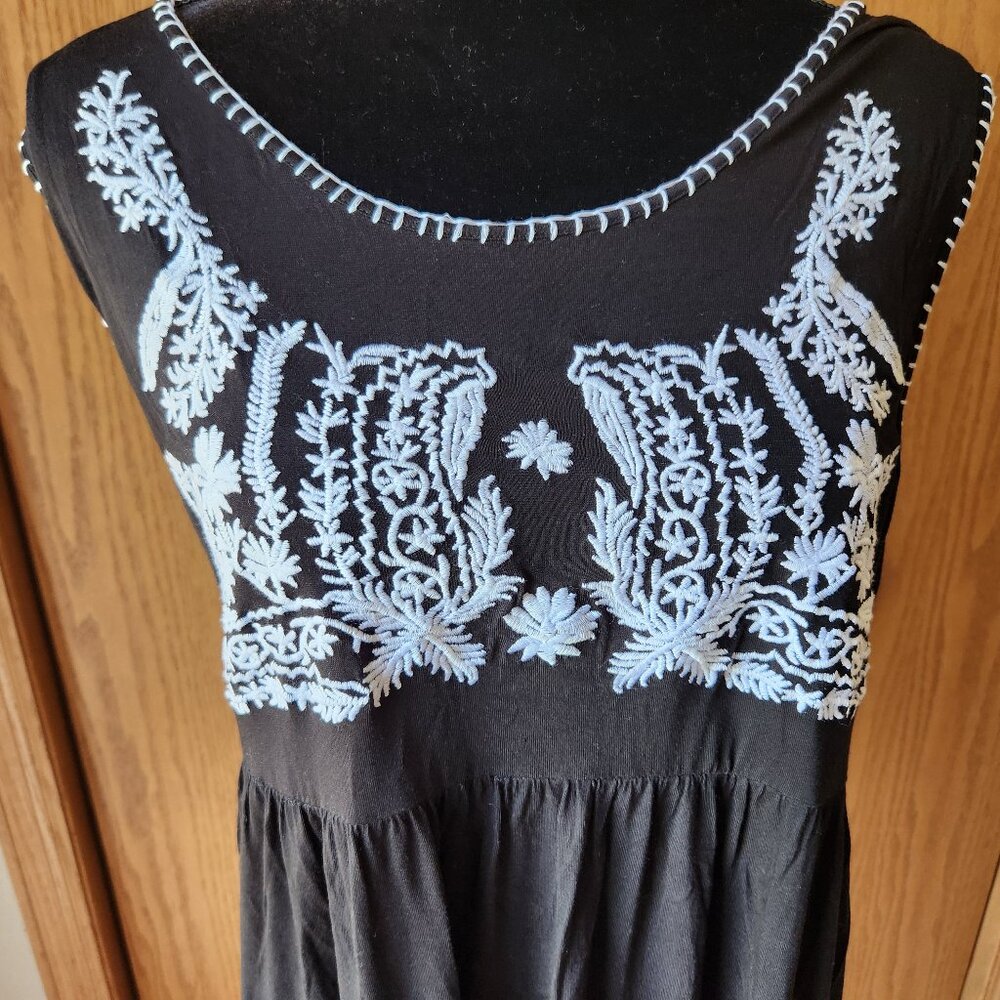 Black jersey knit summer dress with white embroidery on bodice and edges size XL